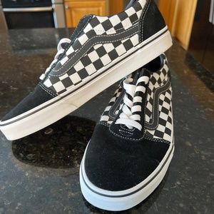Men’s Size 8.5 Checkered Vans *New*